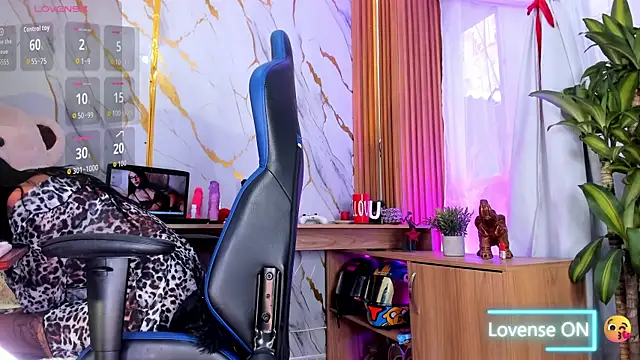 Dafne kee online show from 04/15/26, 12:45