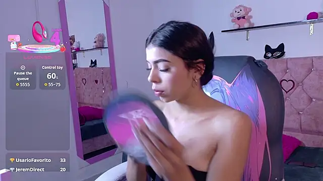 Snapshot of VelinaHoney chatting on 05/15/26, 12:56 VelinaHoney online show from 05/15/26, 12:56