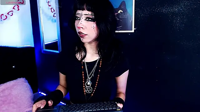 Snapshot of KiomyVamp chatting on 05/20/26, 04:02 KiomyVamp online show from 05/20/26, 04:02