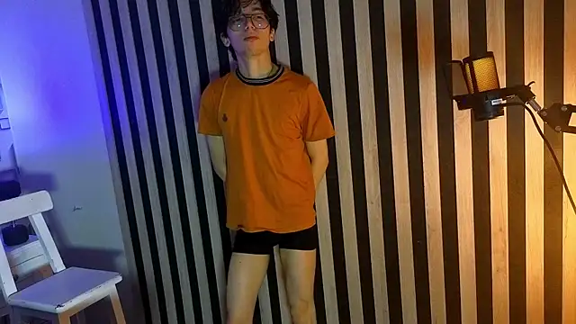 Snapshot of Twink_Sebas7 chatting on 04/16/26, 12:28 Twink Sebas7 online show from 04/16/26, 12:28