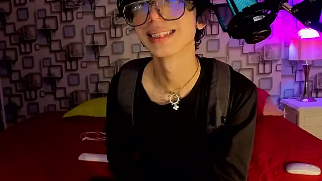 Snapshot of Twink_Sebas7 chatting on 05/15/26, 12:12 Twink Sebas7 online show from 05/15/26, 12:12