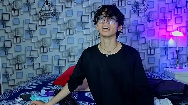 Snapshot of Twink_Sebas7 chatting on 05/19/26, 12:11 Twink Sebas7 online show from 05/19/26, 12:11