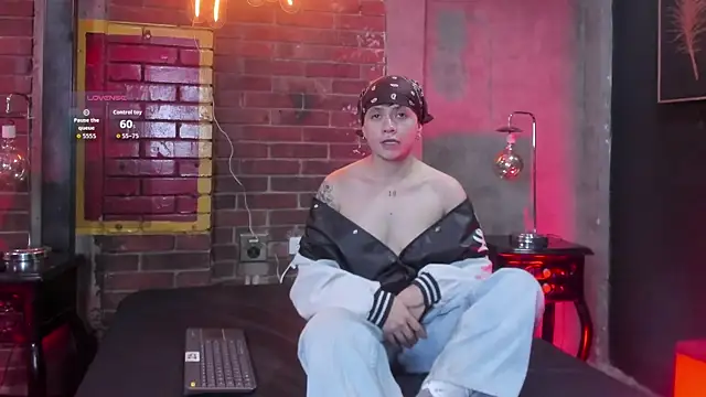 Snapshot of MissaelRossi chatting on 04/10/26, 08:35 MissaelRossi online show from 04/10/26, 08:35