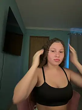 Snapshot of sophiiahot chatting on 05/05/26, 11:40 sophiiahot online show from 05/05/26, 11:40