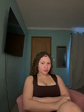 Snapshot of sophiiahot chatting on 05/06/26, 01:05 sophiiahot online show from 05/06/26, 01:05
