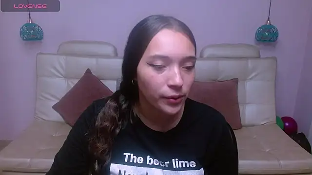 Snapshot of Marianne_Cam chatting on 06/02/26, 12:40 Marianne Cam online show from 06/02/26, 12:40