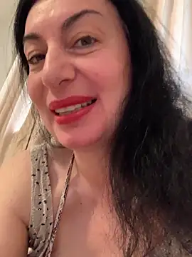 Snapshot of Lizzaa80 chatting on 04/25/26, 08:06 Lizzaa80 online show from 04/25/26, 08:06