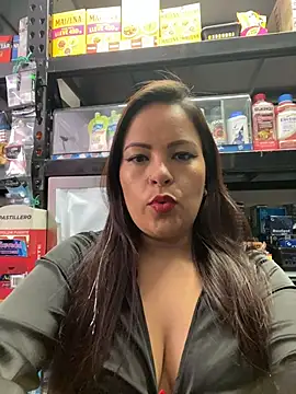 MIA ROSSEEE online show from 06/06/26, 02:11