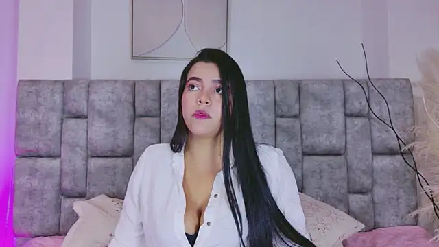 Snapshot of FloraKamelia chatting on 04/10/26, 08:13 FloraKamelia online show from 04/10/26, 08:13