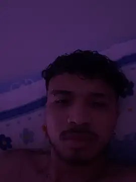 Snapshot of tslim1 chatting on 04/08/26, 10:32 tslim1 online show from 04/08/26, 10:32