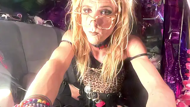 Snapshot of TgirlBrat chatting on 06/20/26, 07:33 TgirlBrat online show from 06/20/26, 07:33