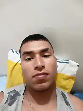 Snapshot of estivenhot chatting on 04/08/26, 11:27 estivenhot online show from 04/08/26, 11:27