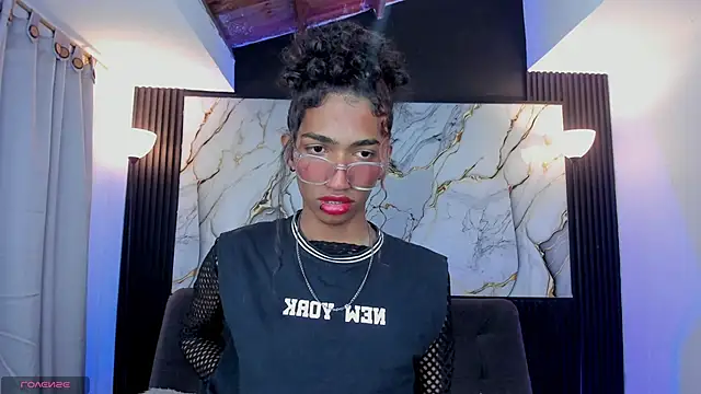 triiangel latinboy online show from 05/02/26, 12:15