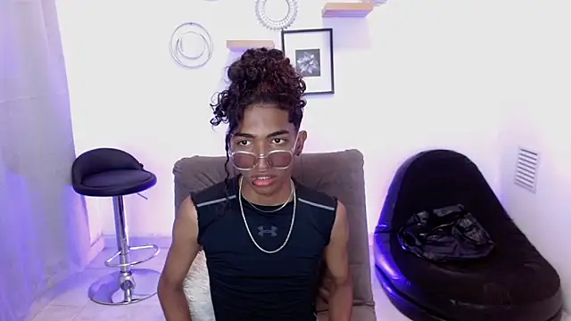 triiangel latinboy online show from 05/16/26, 06:28