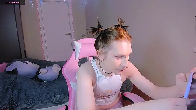 Snapshot of Mikaella_Nicole chatting on 04/10/26, 08:24 Mikaella Nicole online show from 04/10/26, 08:24