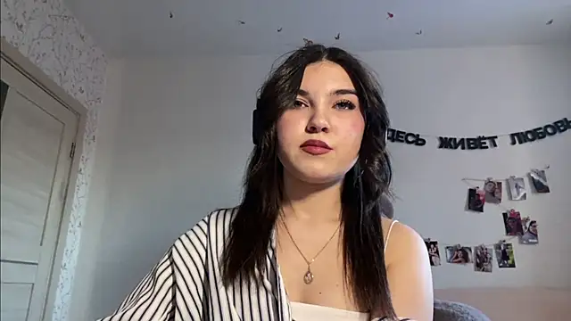 Snapshot of OtnimaRex chatting on 04/10/26, 03:17 OtnimaRex online show from 04/10/26, 03:17