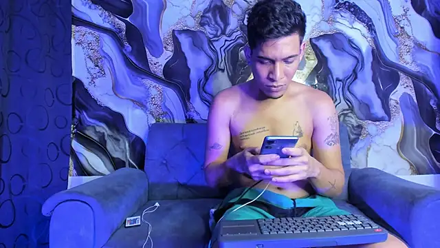 Snapshot of Mateo_and_Jose chatting on 05/16/26, 04:09 Mateo and Jose online show from 05/16/26, 04:09