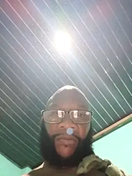 Snapshot of goodloveboss chatting on 04/15/26, 05:47 goodloveboss online show from 04/15/26, 05:47