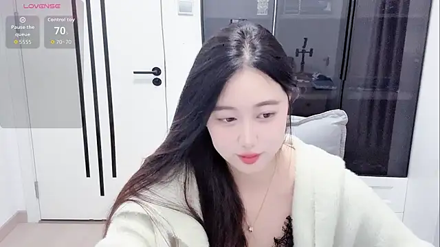 Snapshot of secret-sese chatting on 04/25/26, 01:41 secret-sese online show from 04/25/26, 01:41