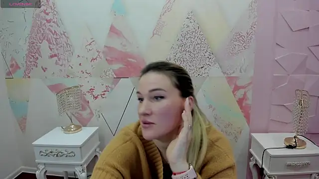 Snapshot of Helly_nanci chatting on 04/09/26, 11:15 Helly nanci online show from 04/09/26, 11:15