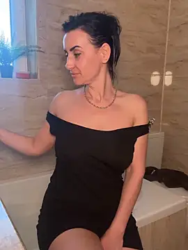 Snapshot of MissGiulia chatting on 05/16/26, 03:22 MissGiulia online show from 05/16/26, 03:22