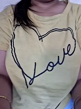 Snapshot of AAROHI-DARLING chatting on 05/15/26, 07:37 AAROHI-DARLING online show from 05/15/26, 07:37