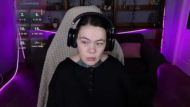 QwertyAnnie Lbo online show from 04/10/26, 01:33