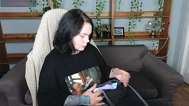 QwertyAnnie Lbo online show from 06/08/26, 02:50