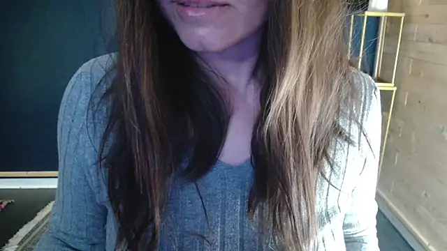 Snapshot of NicoleLove_ chatting on 05/29/26, 04:21 NicoleLove online show from 05/29/26, 04:21