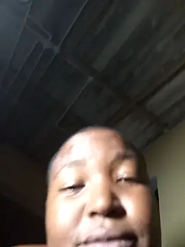 Snapshot of theyloveoneanothe chatting on 04/11/26, 11:09 theyloveoneanothe online show from 04/11/26, 11:09