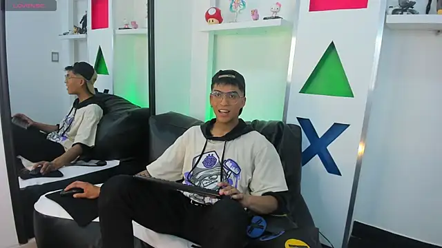 Aziel Jenner online show from 04/17/26, 04:48