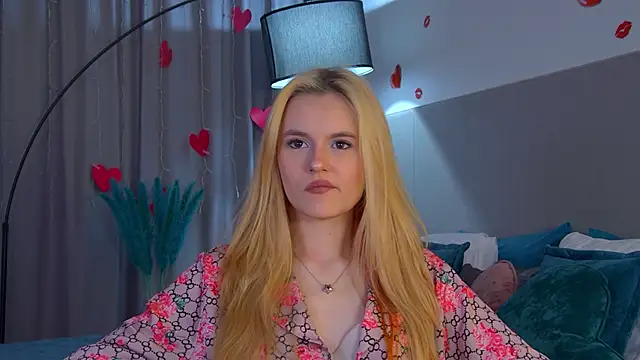 Snapshot of LeaLamour chatting on 04/10/26, 06:51 LeaLamour online show from 04/10/26, 06:51