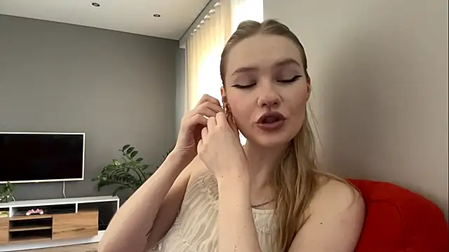 Snapshot of PlasaRima chatting on 06/14/26, 11:07 PlasaRima online show from 06/14/26, 11:07