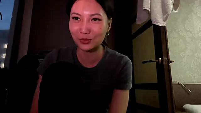 Snapshot of MiaPoison chatting on 04/14/26, 02:12 MiaPoison online show from 04/14/26, 02:12