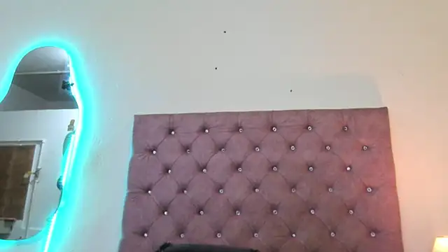 laurenlaine online show from 05/21/26, 04:03