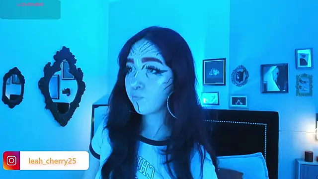 Snapshot of Leah_cherry chatting on 05/28/26, 10:40 Leah cherry online show from 05/28/26, 10:40