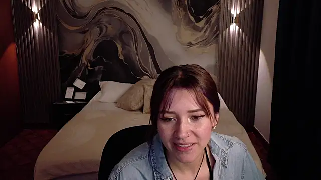 Snapshot of Emily_Cherry_ chatting on 05/07/26, 01:49 Emily Cherry online show from 05/07/26, 01:49