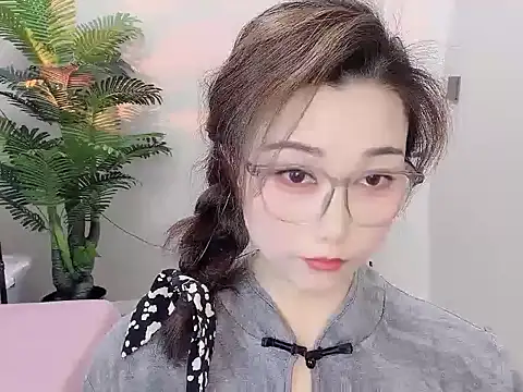 Snapshot of Yunxi- chatting on 04/24/26, 02:08 Yunxi- online show from 04/24/26, 02:08