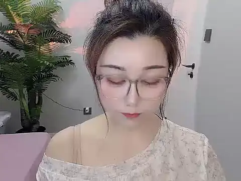 Snapshot of Yunxi- chatting on 04/28/26, 01:49 Yunxi- online show from 04/28/26, 01:49