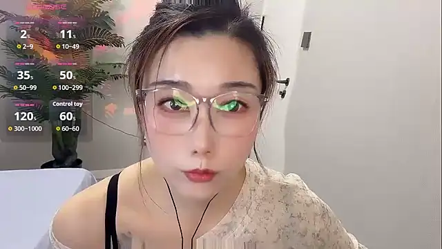 Snapshot of Yunxi- chatting on 05/12/26, 02:14 Yunxi- online show from 05/12/26, 02:14