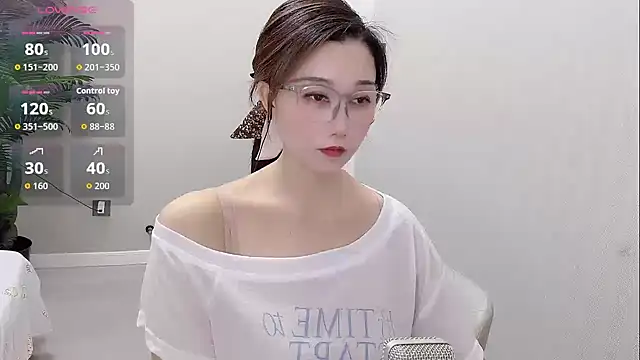 Snapshot of Yunxi- chatting on 07/20/26, 02:52 Yunxi- online show from 07/20/26, 02:52
