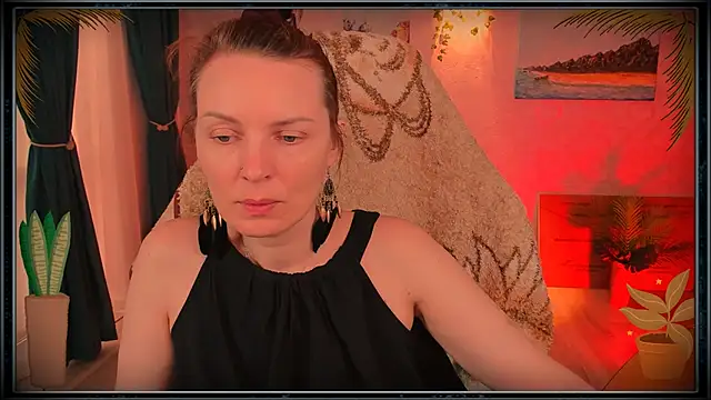 Snapshot of LanaRadiance chatting on 07/25/26, 03:42 LanaRadiance online show from 07/25/26, 03:42