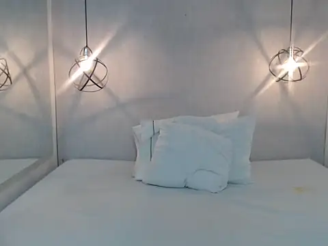 Migatica johnson12 online show from 04/18/26, 02:59