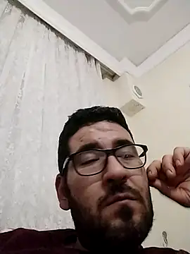 Snapshot of mirr035 chatting on 04/09/26, 06:57 mirr035 online show from 04/09/26, 06:57