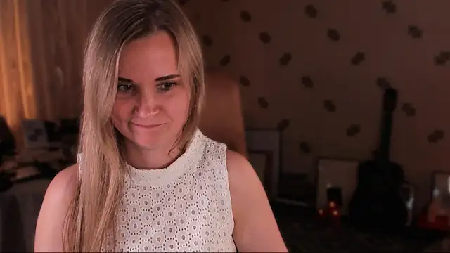 Snapshot of MiaSparkes chatting on 06/03/26, 02:33 MiaSparkes online show from 06/03/26, 02:33