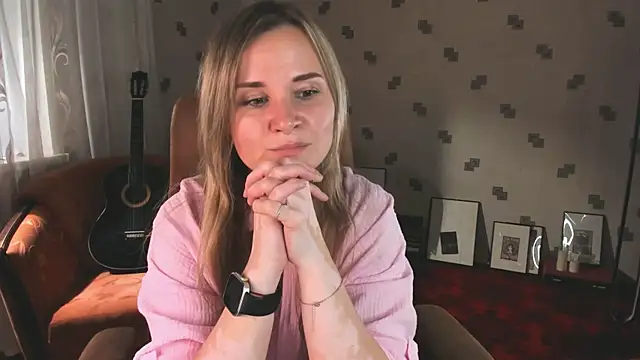 MiaSparkes online show from 07/03/26, 10:54