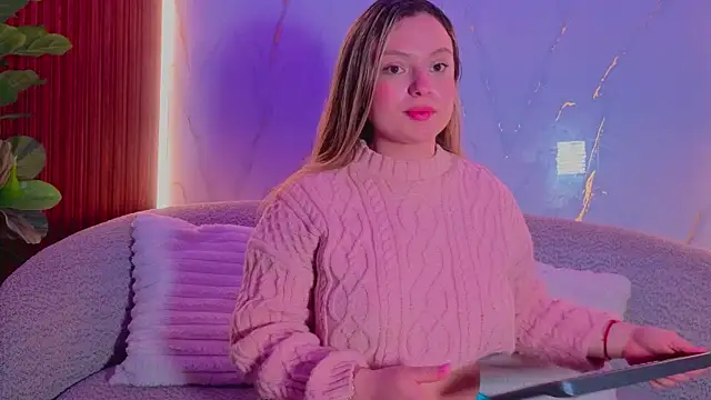 Snapshot of giigii_hadidd chatting on 04/10/26, 12:16 giigii hadidd online show from 04/10/26, 12:16