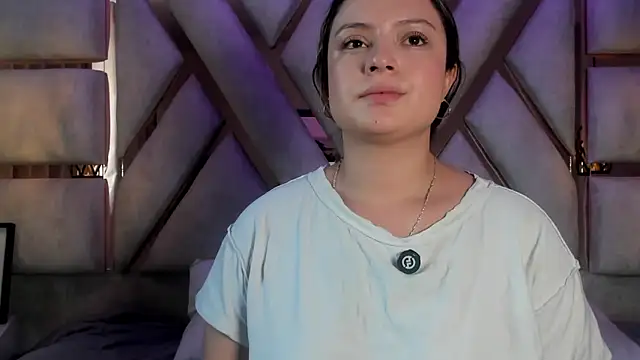 giigii hadidd online show from 05/07/26, 07:19