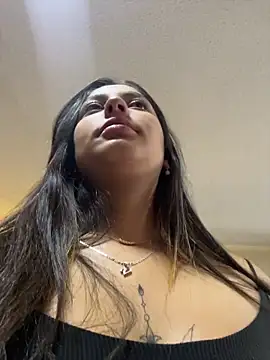 Snapshot of Lucyfer-fire chatting on 05/21/26, 11:17 Lucyfer-fire online show from 05/21/26, 11:17