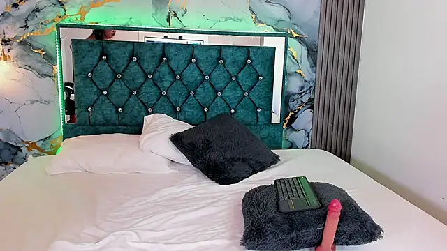 alisha desire online show from 04/15/26, 07:58